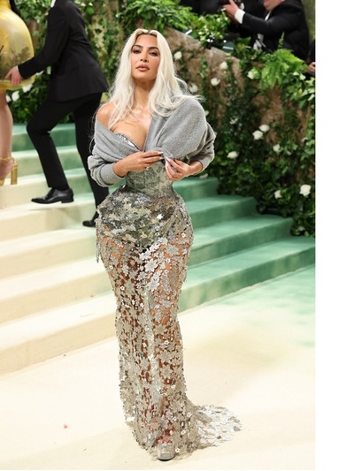 Κιμ Καρντάσιαν με Margiela by Galliano