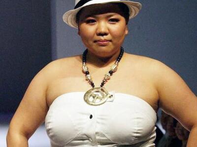 Οι άνδρες προτιμούν τις παχουλές όταν έχουν άγχος 