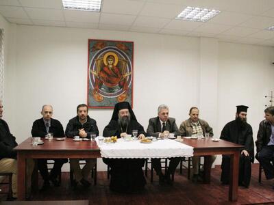 Θεία  Λειτουργία  στο  Εκκλησιαστικό Λύκ...