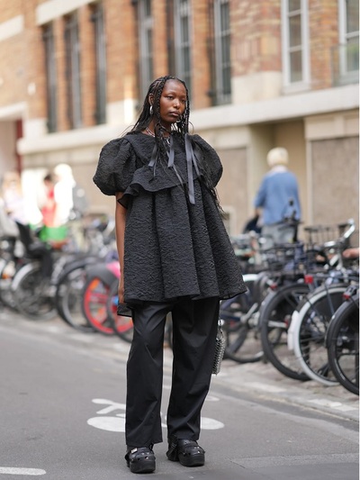 Street style με Crocs by Simone Rocha