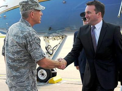 Ο Ομπάμα προτείνει για Υπουργό Άμυνας το...