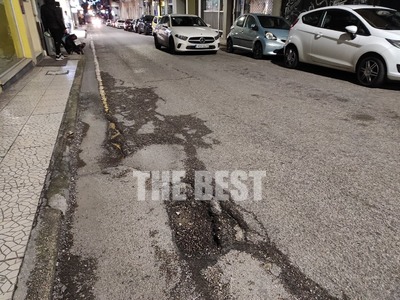 Πάτρα: Λακκούβα-κίνδυνος στην οδό Καραϊσκάκη   