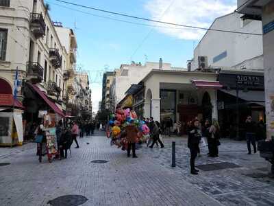 Πάτρα: Χαμός στην Αγίου Νικολάου από το ...