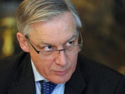 Νουαγιέ -Ευρωπαική Κεντρική Τράπεζα: Μέσ...