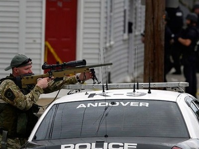 Αρκετά θύματα από πυροβολισμούς κοντά στ...