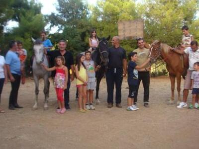 Υπέροχες έφιππες βόλτες στους αμπελώνες ...