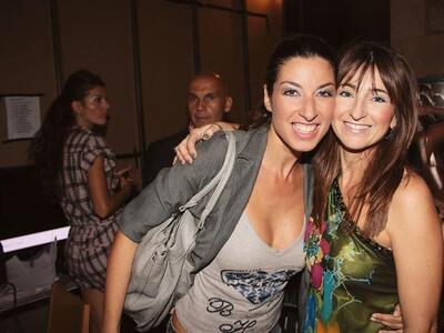 Άντζελα Ευριπίδη, Έλένη Οικονόμου