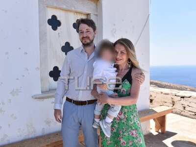 Έλλη Στάη: Βάφτισε τον εγγονό της στην Τήνο