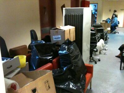 Πάτρα : Εικόνες ντροπής στο ΙΚΑ της Γούν...