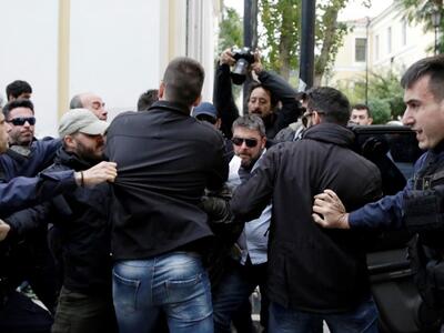 Νέα επεισόδια στην Ευελπίδων κατά τη μετ...