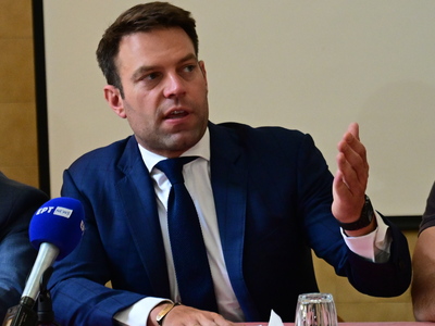 Στ. Κασσελάκης: Επτά ερωτήσεις στον Πρωθ...