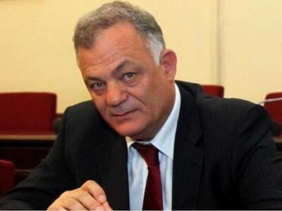 O Λάμπης Ταγματάρχης τα βάζει με τα blogs