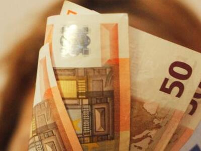 Τα ασφαλιστικά ταμεία… απειλούν τη «μαύρη τρύπα»