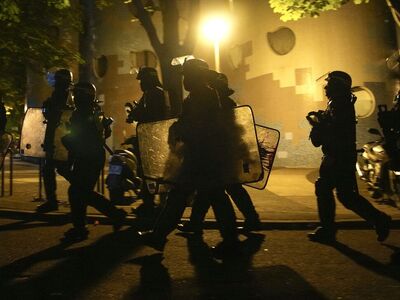Ταραχές στη Γαλλία: Επίθεση στο σπίτι δη...
