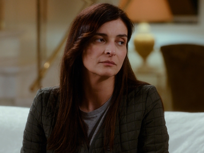 Η γη της ελιάς - spoiler: Η Ιουλία πετάε...