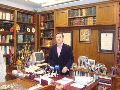 Νικολόπουλος: "Ο εκβιασμός "ή ...