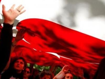 Συλλαμβάνουν χρήστες του Twitter στην Το...