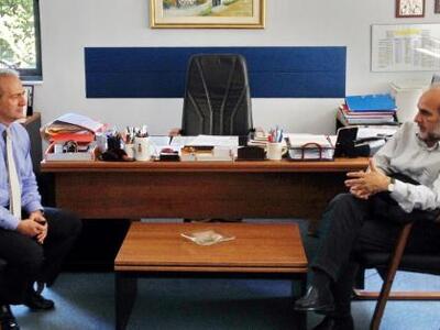 Προμήθεια δεκαπέντε ασθενοφόρων  για την...