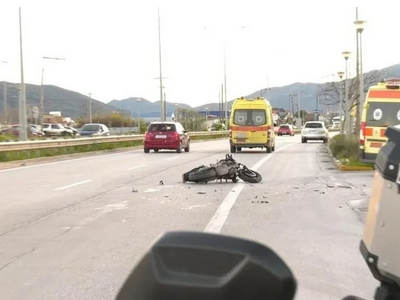 Τροχαίο στα Ιωάννινα: Στο νοσοκομείο 23χ...