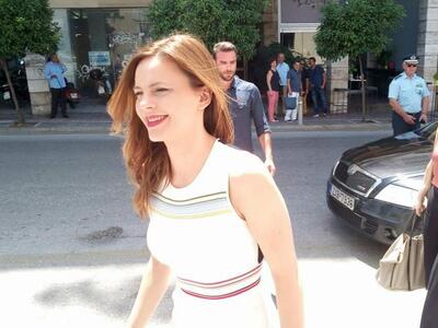 Η εντυπωσιακή εμφάνιση της νέας κι ... ω...