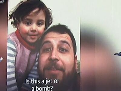 Συρία: Πατέρας μαθαίνει την κόρη του να ...