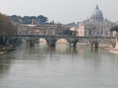 Κομμένο πόδι με τη φράση «Ωραία μέρα για...