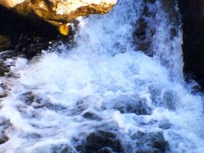 Για τρίτη εβδομάδα τρέχει ποτάμι το νερ...