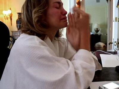 Κι όμως κλαίει για έναν άντρα και η Λόπεζ