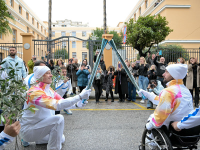 Η Πάτρα υποδέχτηκε την Ολυμπιακή Φλόγα- ...