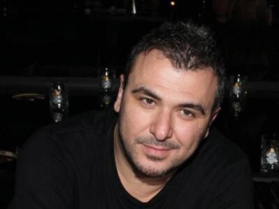 Ο Αντώνης Ρέμος βλέπει το Voice με την Υ...