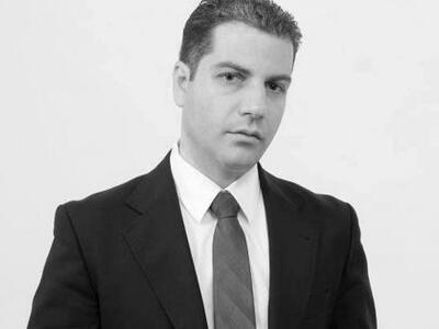 Επί Ξυρού Ακμής