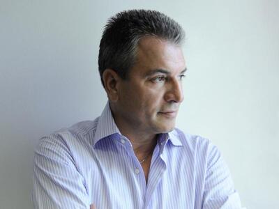 "Πολιτική φίμωση" καταγγέλλει ...