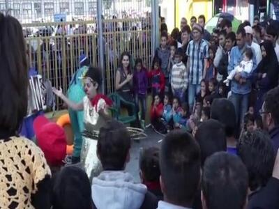 Οι κλόουν που ταξίδεψαν από την Αμερική ...