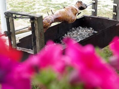 Με καλό καιρό το ψήσιμο του οβελία και η...