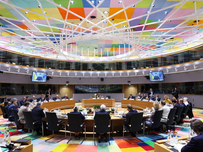 Σύνοδος Κορυφής: Δύο σενάρια για τη χρημ...