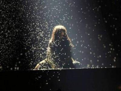 Eurovision: Παρ'ολίγο να πνιγεί η Σουηδέ...