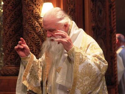 Αμβρόσιος κατά Νίκου Φίλη: Ανοίξτε τα μα...