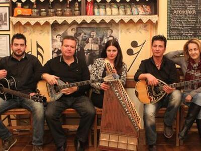 Χριστουγεννιάτικο ρεβεγιόν στο Παντοπώλε...