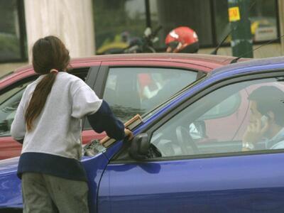 Πύργος: Άρπαξαν το πορτοφόλι από το αμάξ...