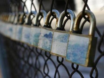 Οδεύουν προς "λουκέτο" και οι ...