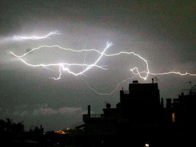 Πάτρα: Φωτιά στη Μοίρα λόγω κεραυνού - Π...