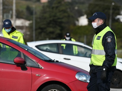 Άρση των μέτρων: Ελεύθερη η μετακίνηση σ...