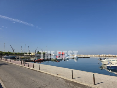 Πάτρα: Τι συνέβη με τις πέτρες και το χω...