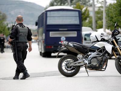 Μενίδι: Η οικογένεια του αδικοχαμένου Μά...