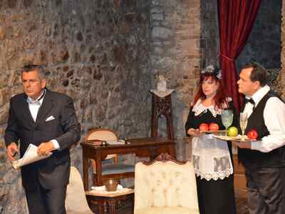Πάτρα: Ολοκληρώθηκαν με επιτυχία οι παραστάσεις του έργου "Ο Γαμβρός μας" στο θέατρο Αγορά - ΦΩΤΟ