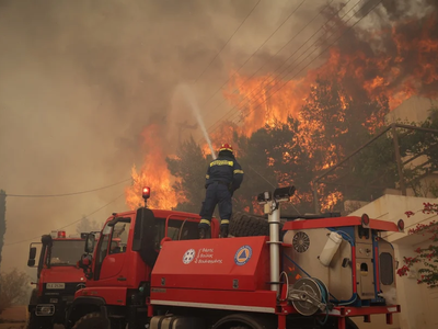 BBC: Οι φωτιές στην Ελλάδα ένα από τα έξ...