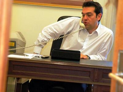 Σε διαρκή επικοινωνία ο Αλ. Τσίπρας με τ...