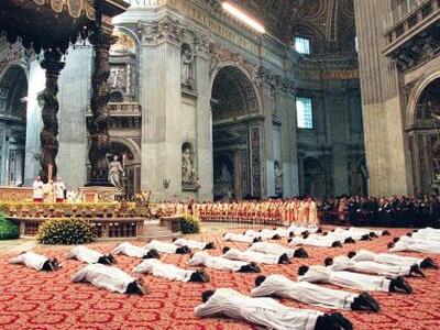  Το Βατικανό «αφορίζει» τα δημοσιεύματα ...