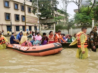 Ινδία: Τουλάχιστον 27 νεκροί από τους μουσώνες