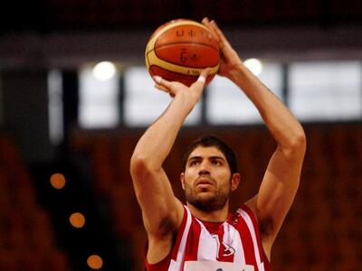 Μένει στον Ολυμπιακό ο Βασιλόπουλος